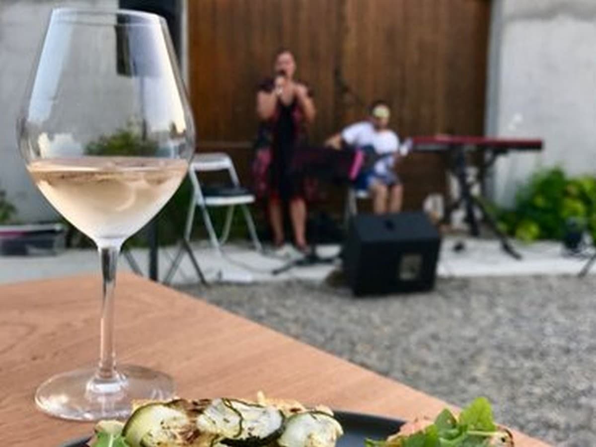Illustration de l'événement : SOIRÉE COSTEPLANE : CONCERT – VINS – TAPAS
