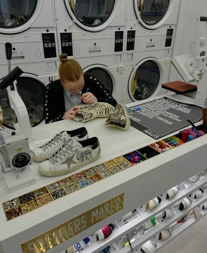 Illustration de l'événement : Vacances pour tous : Ateliers de customisation de sneakers avec Anti_Fashion_Project