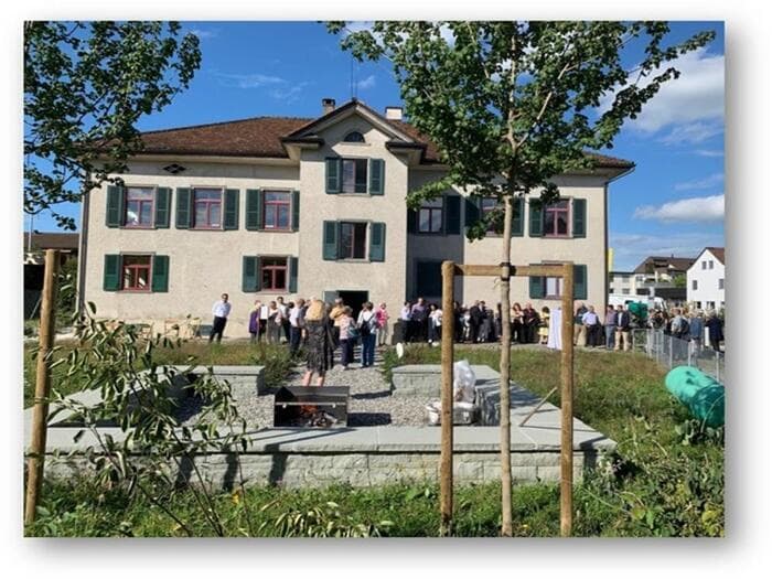 Illustration de l'événement : Le musée de l’école de Thurgovie enchante avec des fleurs à la tige