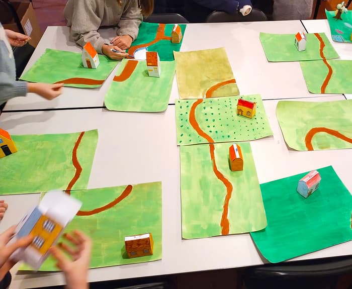 Illustration de l'événement : Atelier famille : dessine les jardins des plans-reliefs