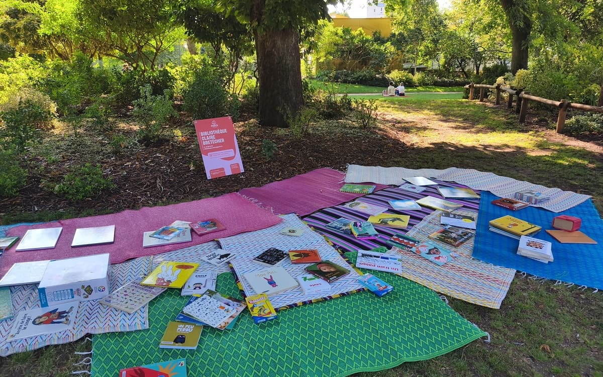 Illustration de l'événement : La Bibliothèque Claire Bretécher au square Villemin