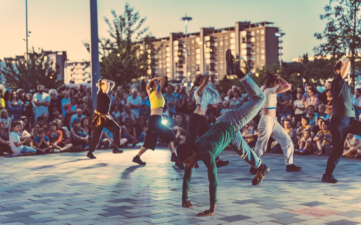 Illustration de l'événement : Épidémie de danse en espace public : Fièvre de la Cie Point Bart