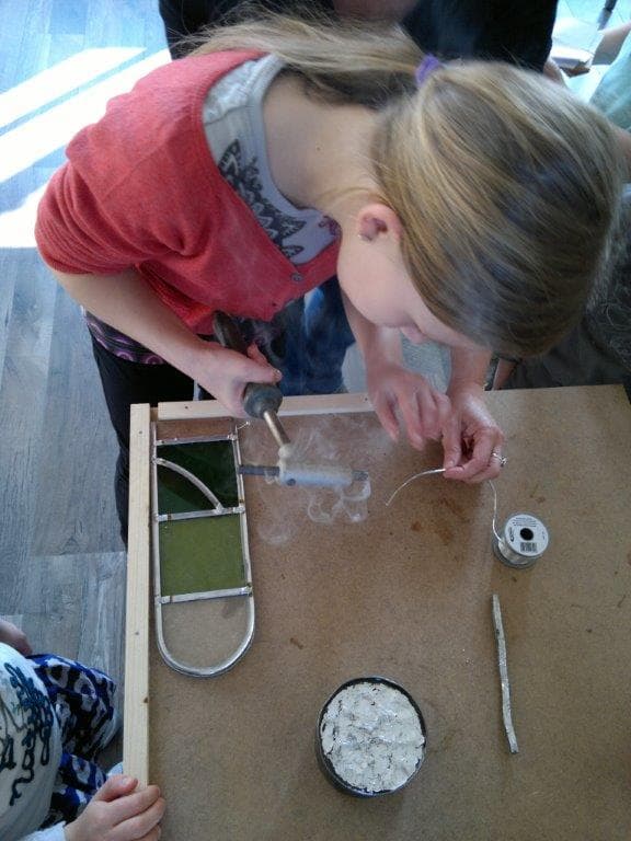 Illustration de l'événement : Les Vacances des 7-14 ans, Atelier Vitrail, "de Feu et de Couleurs"