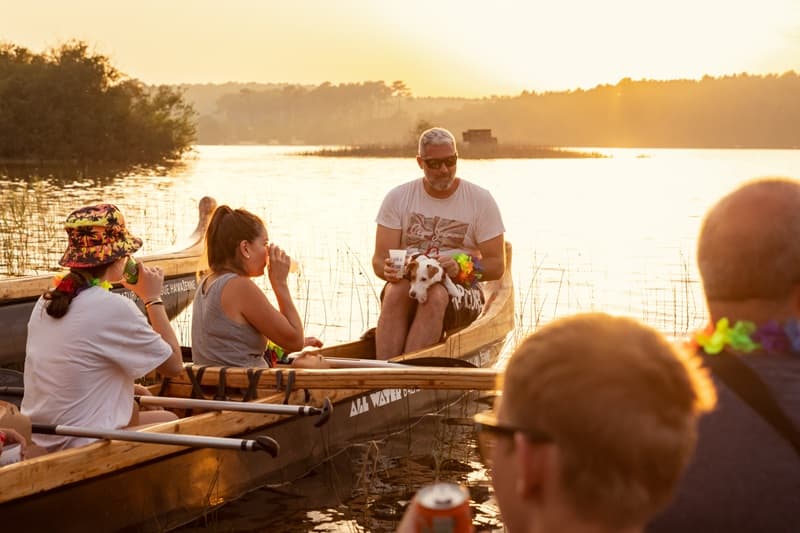 Illustration de l'événement : Pirogue hawaïenne au coucher du soleil avec apéritif