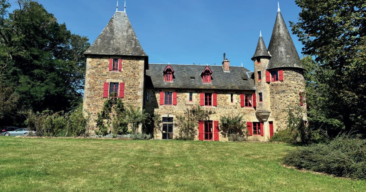 Illustration de l'événement : Balades secrètes en Corrèze - À la découverte du château de Bellefond et église Saint Marcel