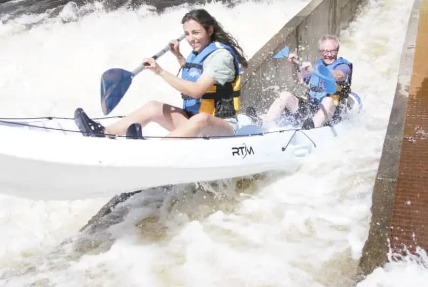 Illustration de l'événement : Descente de rivière en canoë-kayak, du lac à l'océan