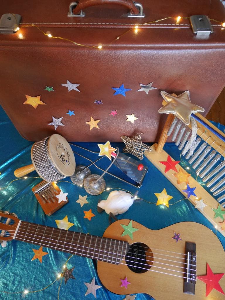 Illustration de l'événement : Comptines et chansons au Clair de Lune.  Compagnie Melia