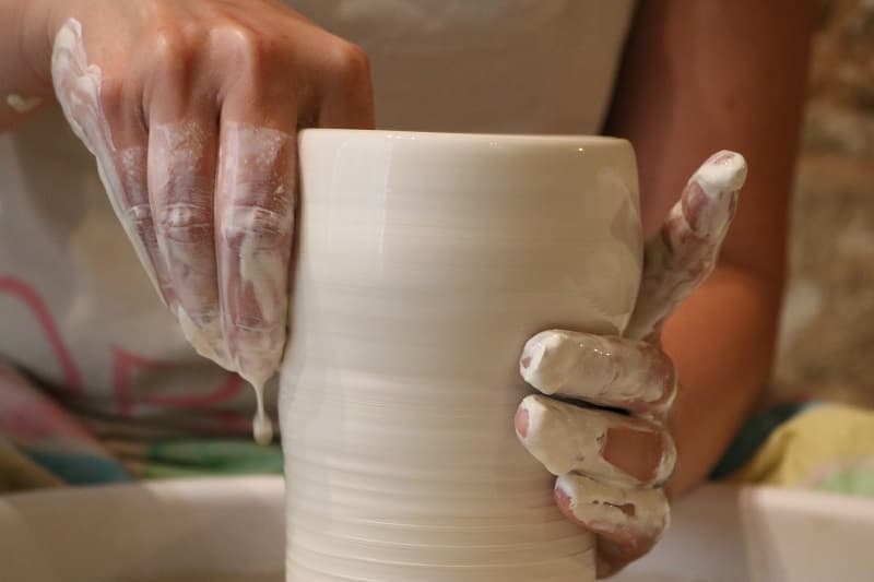 Illustration de l'événement : Stage poterie - Tournage grès ou porcelaine