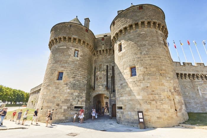 Illustration de l'événement : Visite - La Porte Saint-Michel de fond en combles