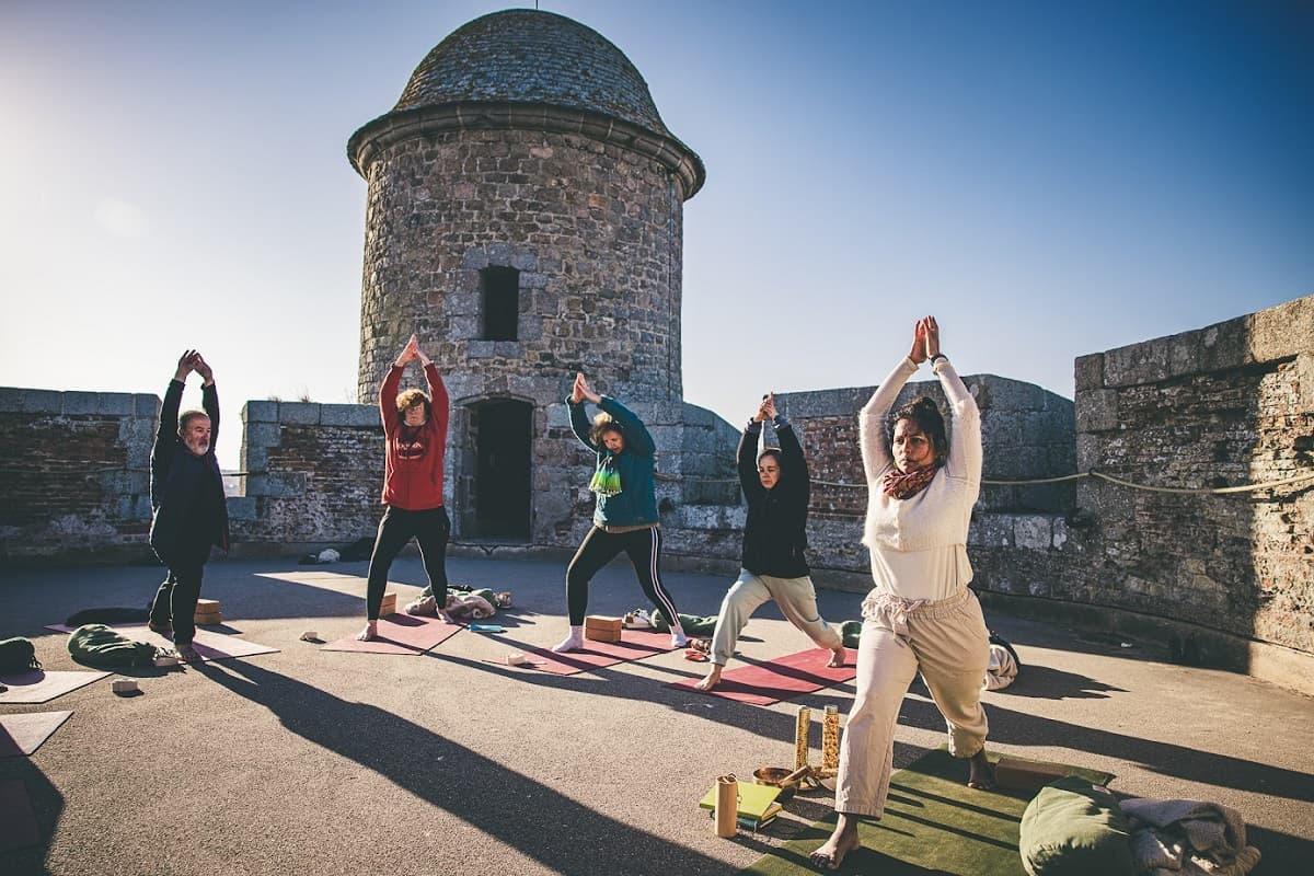 Illustration de l'événement : Echappée immersive : Soirée yoga sur l'île Tatihou