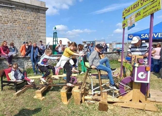 Illustration de l'événement : Atelier Le tour à bois cyclette - Ferme-musée du Cotentin