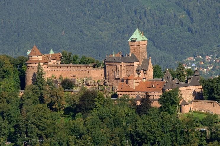 Illustration de l'événement : Rando et p'tit déj' au Haut-Koenigsbourg