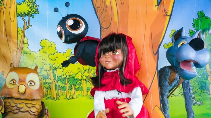 Illustration de l'événement : Petit Jean et le Chaperon Rouge - spectacle de marionnettes pour enfants et familles