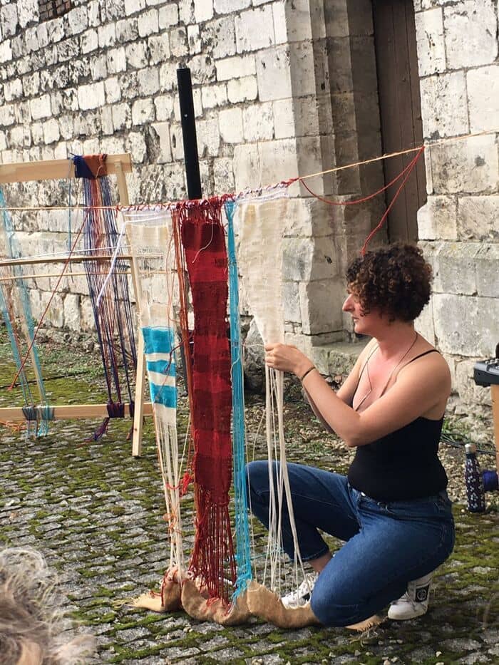 Illustration de l'événement : Atelier : les petites bidouilles de fils, ados, adultes "tissage sur grand métier à tisser "