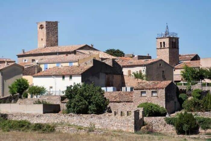 Illustration de l'événement : Suivez le maire à la découverte de l'histoire et du patrimoine de ce village viticole !