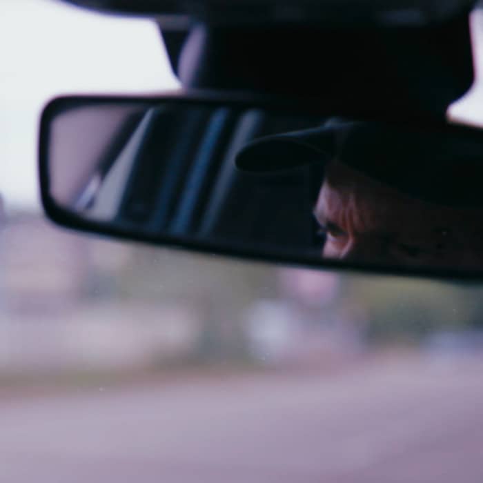 Illustration de l'événement : JUSTE UN PEU DE SOLEIL SUR DES CAPOTS DE VOITURE /Cie La Réciproque