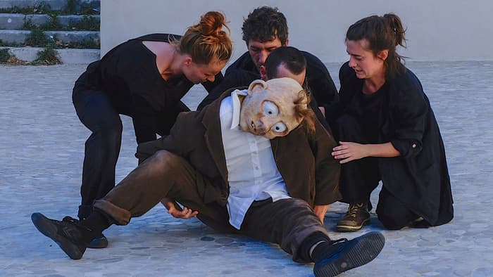 Illustration de l'événement : NONGRATA • Compagnie DÍRTZtheatre
