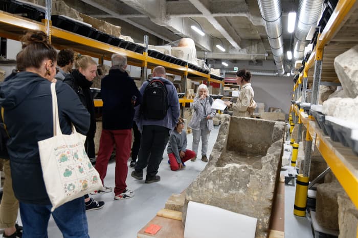 Illustration de l'événement : Visites guidées des réserves du Pôle archéologique de Paris