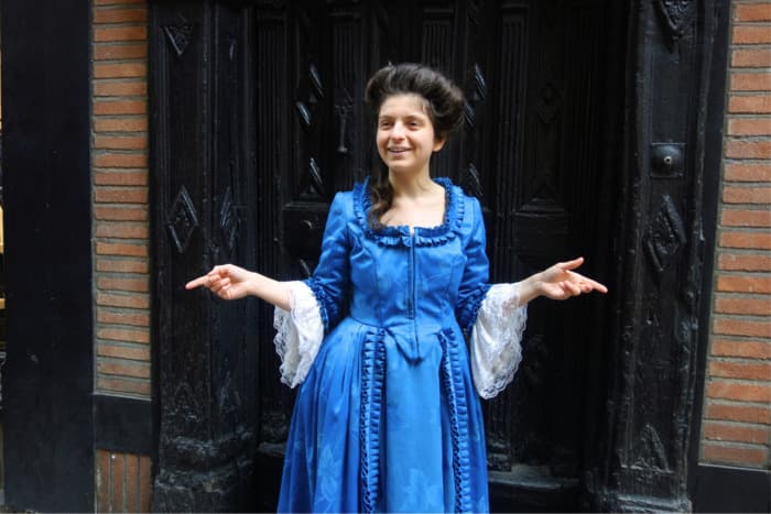 Illustration de l'événement : Visite insolite « Promenade avec Mme de Lapérouse, Albi au siècle des Lumières »