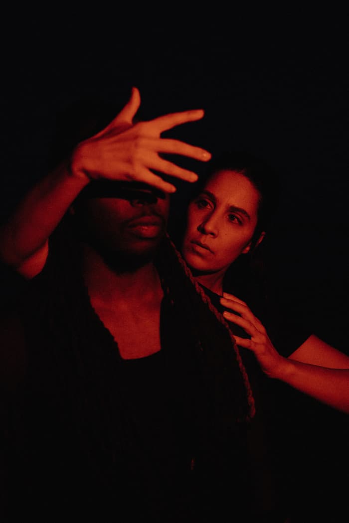 Illustration de l'événement : Temps de regard sur création - Cie Poésie des Ombres / Olivier Kargbo et Hana Zarrouk