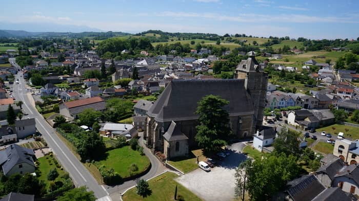 Illustration de l'événement : Visite commentée de la plus grande église gothique du Béarn et de sa charpente !