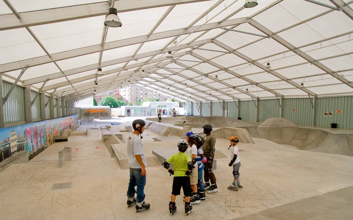 Illustration de l'événement : Paris sport familles : roller et skate à l'EGP18 et au gymnase des Fillettes