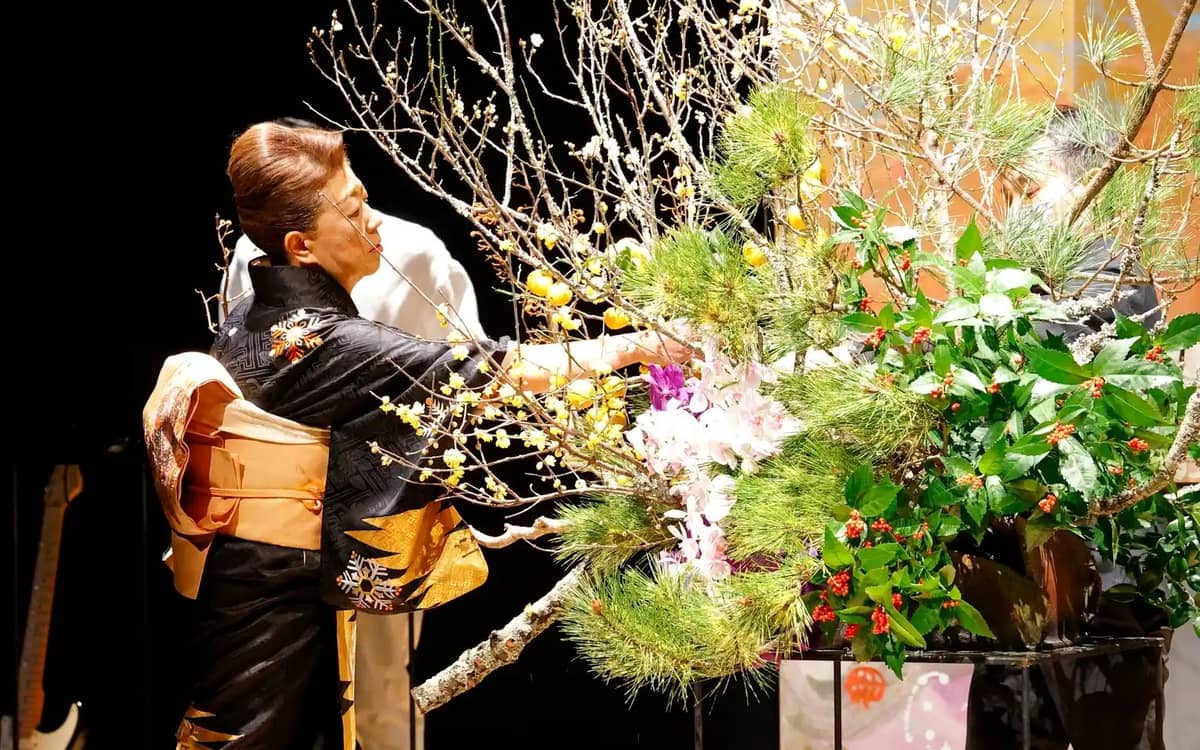 Illustration de l'événement : Performance "Dans une composition, une fleur est une personne "