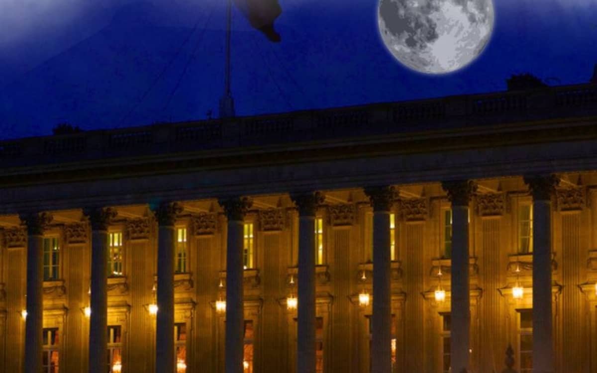 Illustration de l'événement : Enquête immersive à l'Hôtel de la Marine : La Nuit des Revenants