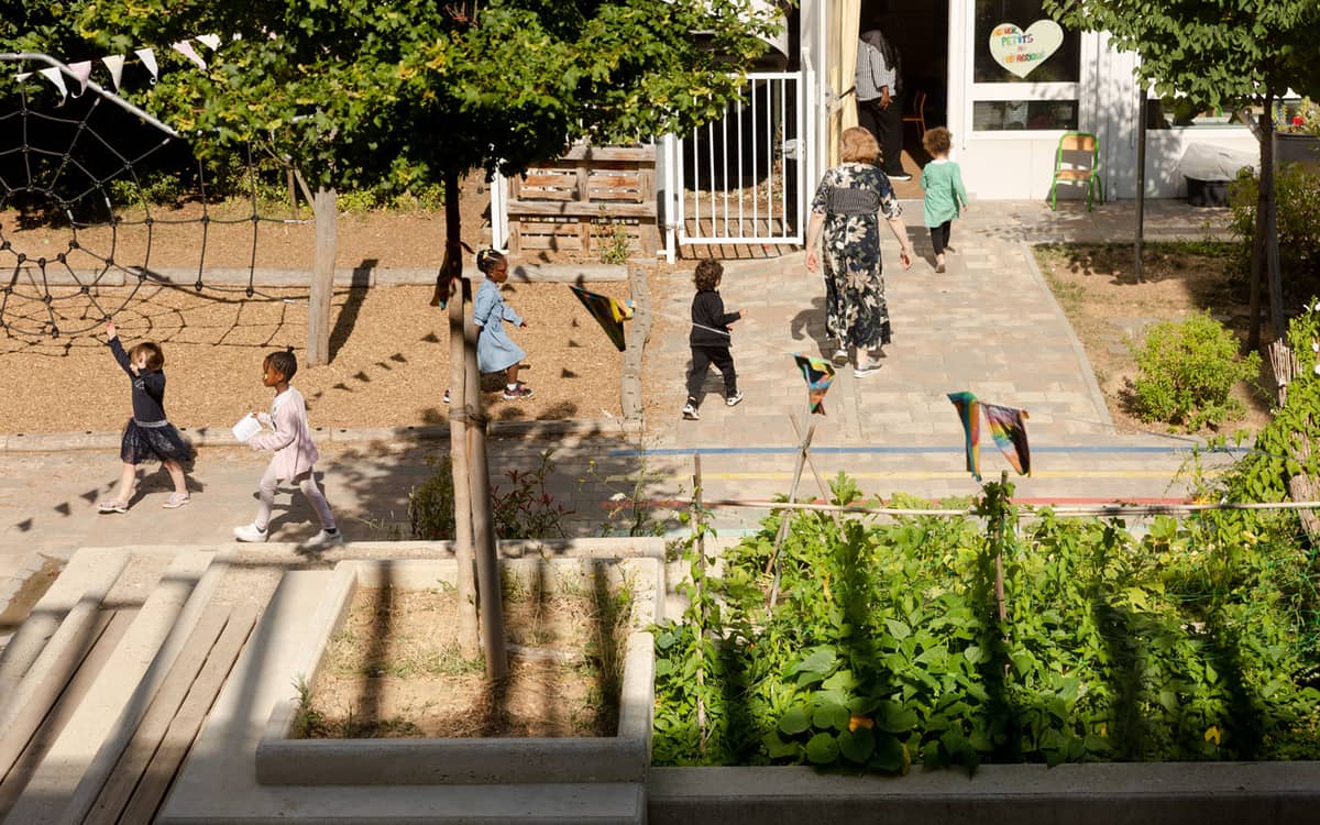 Illustration de l'événement : Architecture, climat… découvrez les coulisses d’une cour Oasis