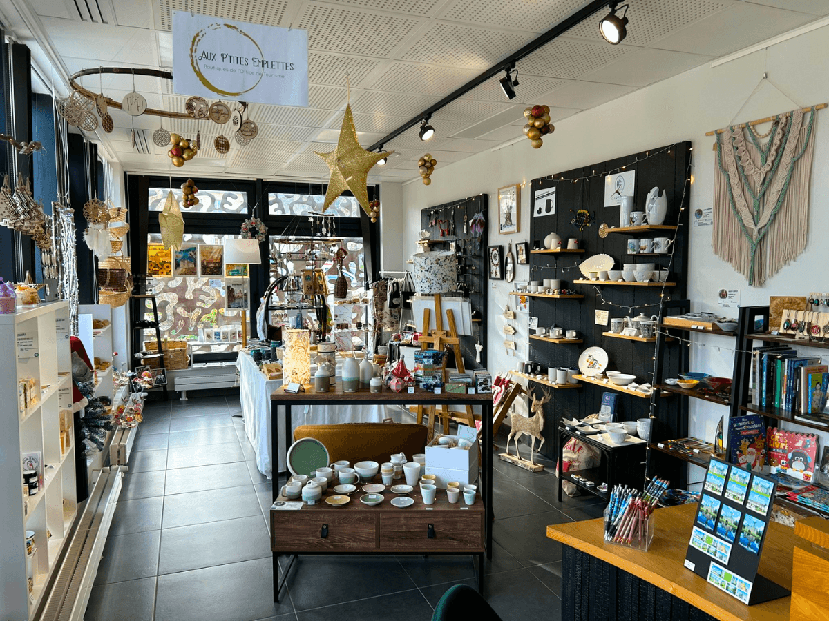Illustration de l'événement : Boutiques artisanales "Aux P'tites Emplettes" - Féerie de Noël
