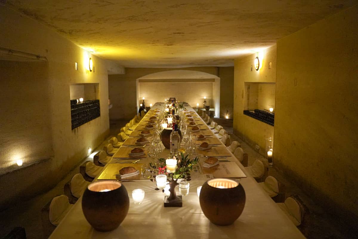 Illustration de l'événement : Festin Vigneron aux Chandelles dans les Caves Souterraines À la Table des Chevaliers