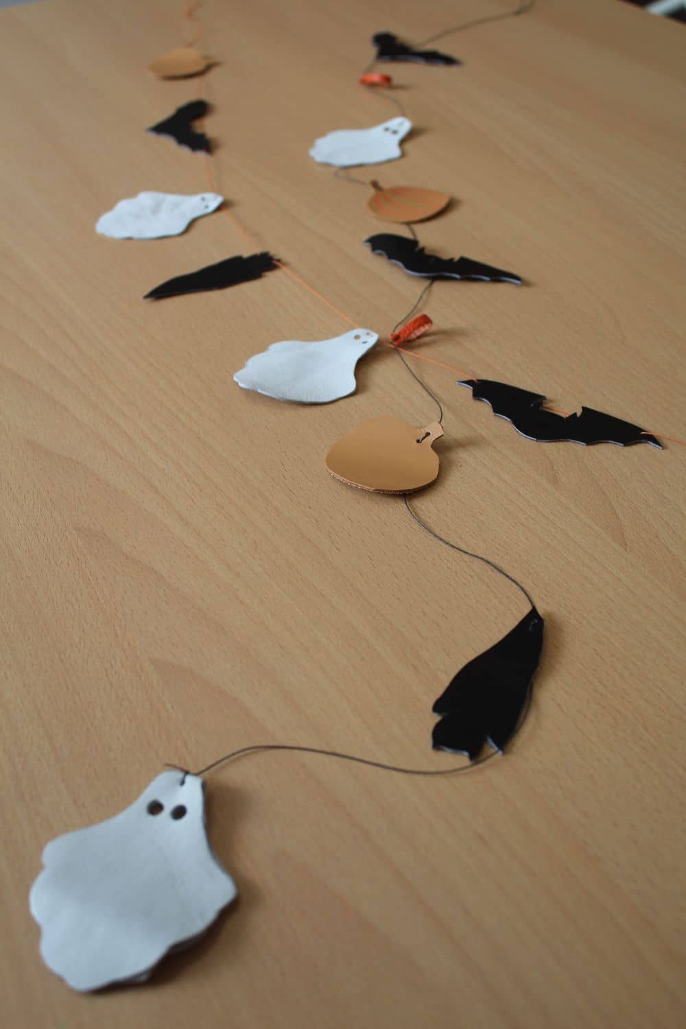 Illustration de l'événement : Atelier fabrication d'une guirlande d'halloween en cuir