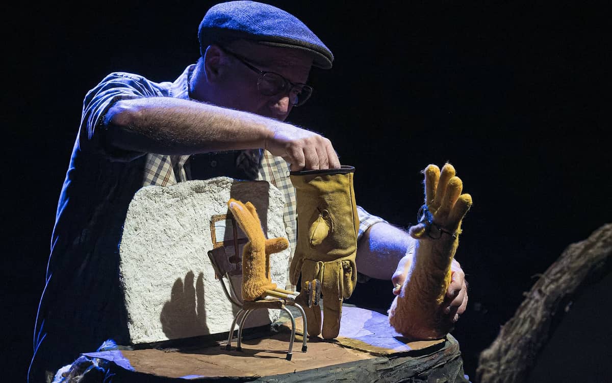 Illustration de l'événement : Spectacle : Nire aitak harriak erretzen zituen