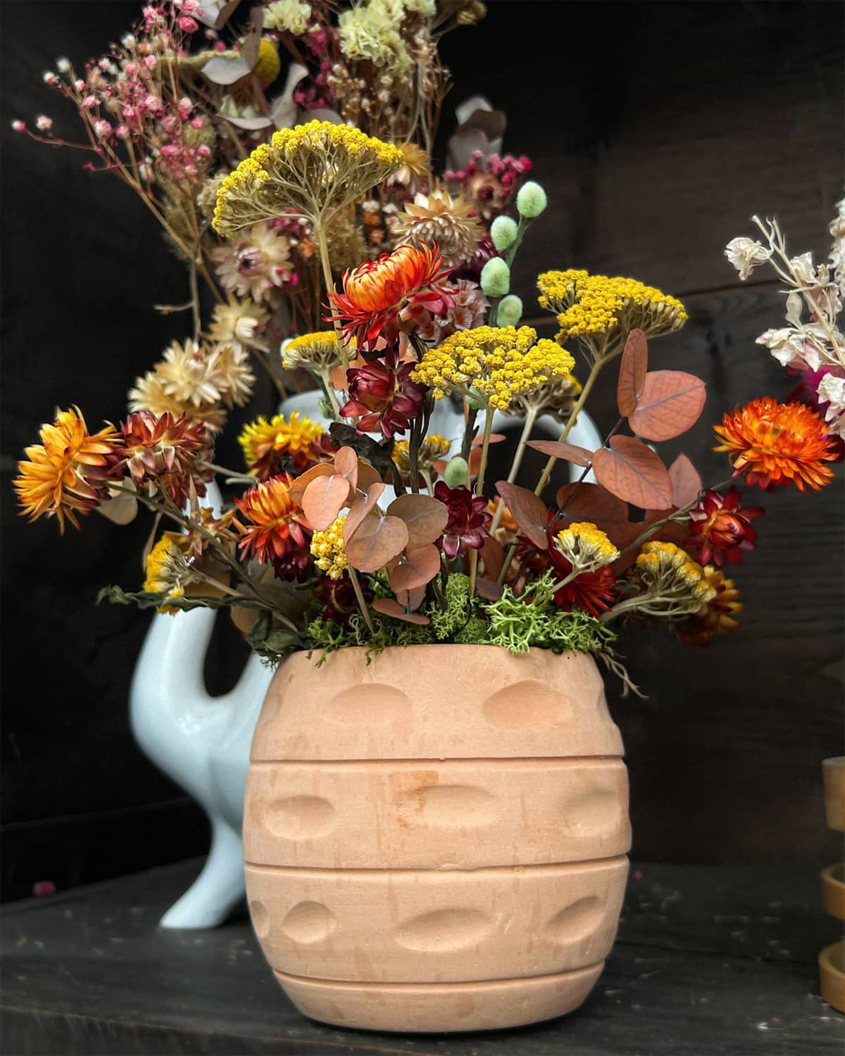 Illustration de l'événement : Ateliers enfants spécial Halloween chez Mendi - Centre de table en fleurs séchées