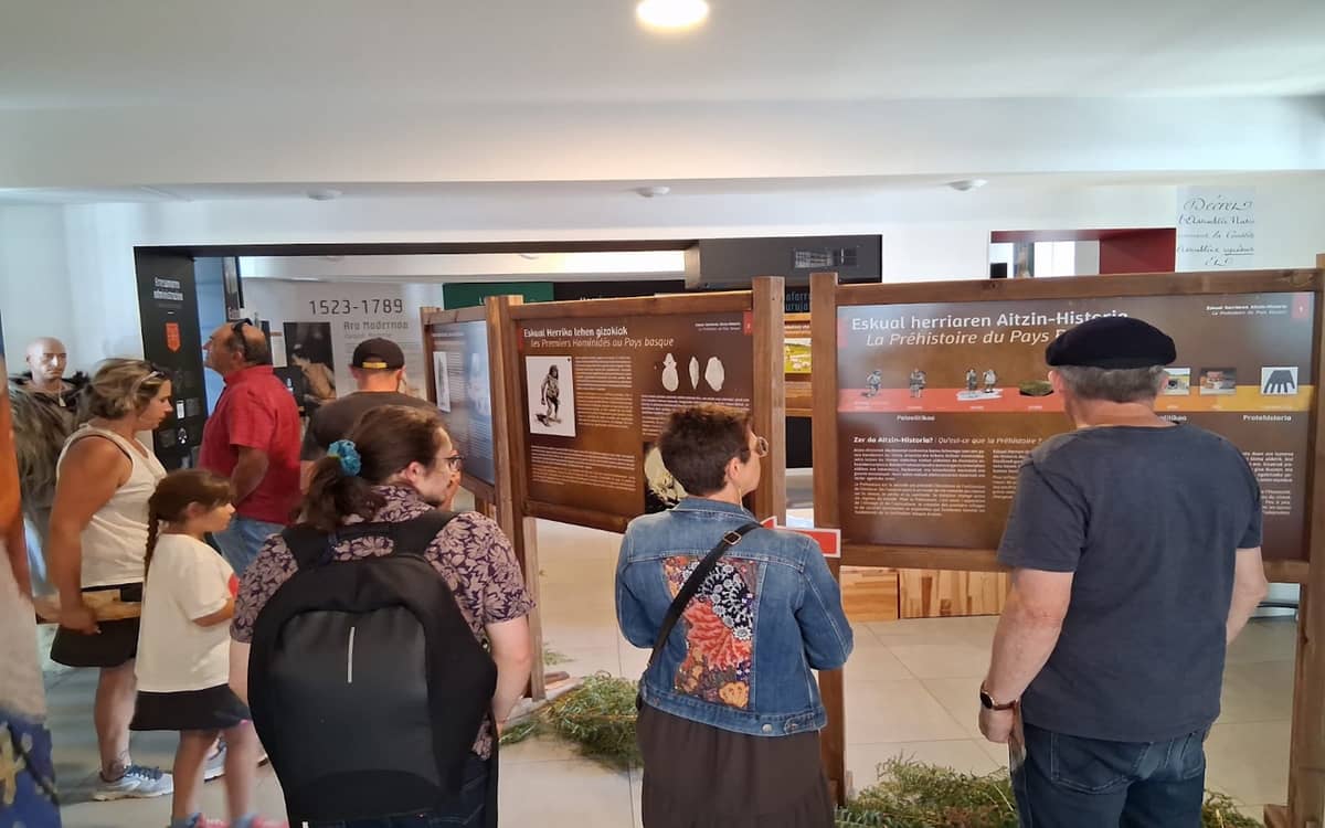 Illustration de l'événement : Visite du centre d'interprétation Mehaka sur la Basse Navarre en basque. Mehakaren bisita