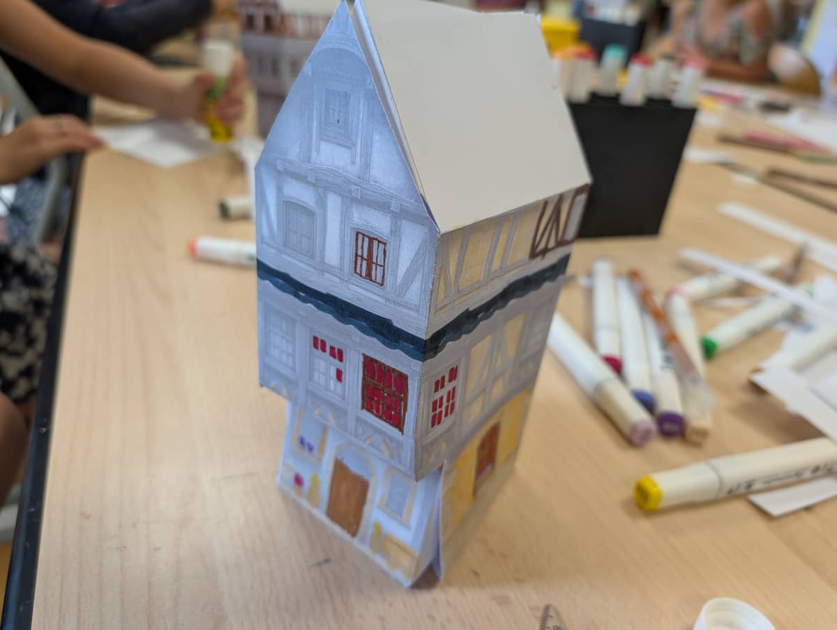 Illustration de l'événement : Atelier ARCHIPAT 6/12 ans Stage d’automne – Par-dessus les toits