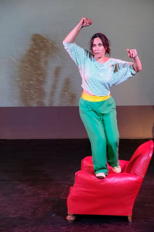 Illustration de l'événement : Théâtre-dessiné La fille du fauteuil par la Compagnie Imagine