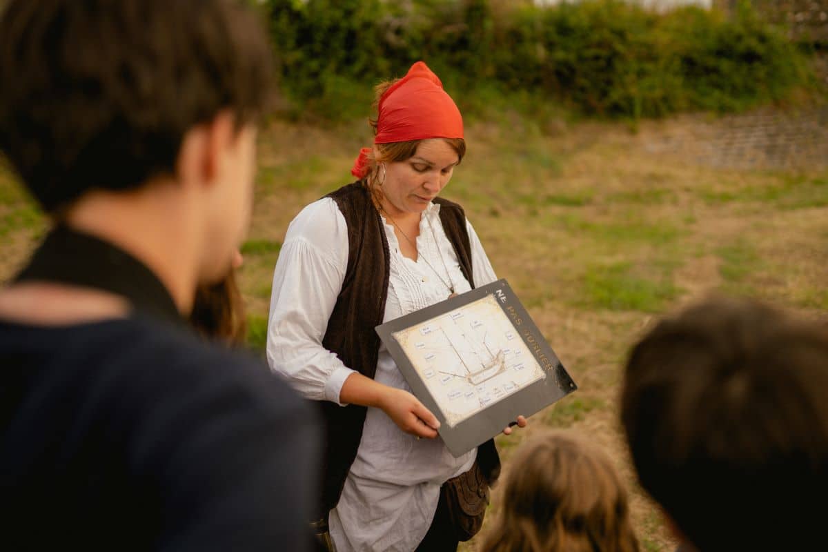 Illustration de l'événement : Visite familiale : Les p'tits corsaires de Carteret