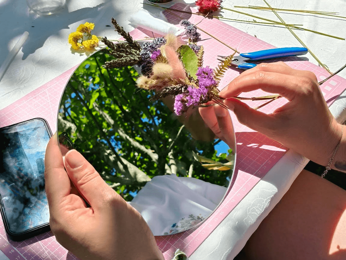 Illustration de l'événement : Atelier Miroir en fleurs séchées