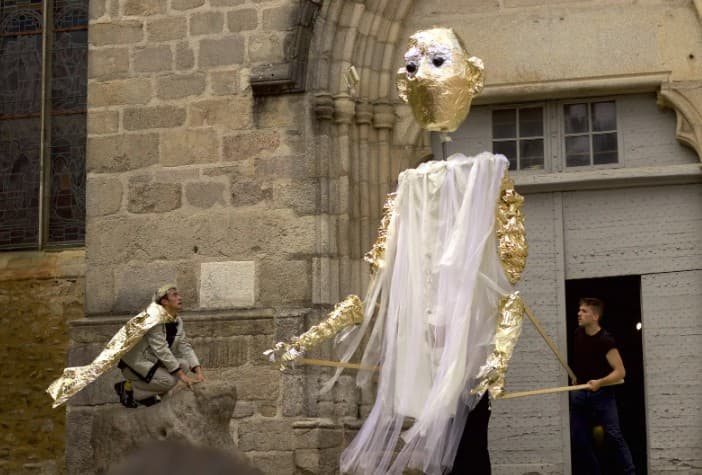 Illustration de l'événement : Le festival Précaire, Charlie et Madame la lune