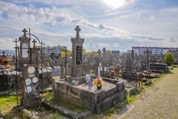 Illustration de l'événement : Cimetière de Louyat - Visite Guidée