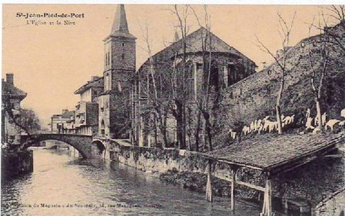 Illustration de l'événement : Visite guidée : Raconte moi Saint-Jean-Pied-de-Port "avant/après" : un voyage dans le temps