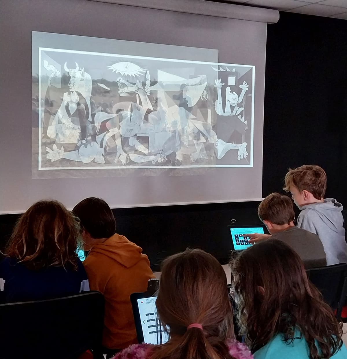 Illustration de l'événement : Sortie d'école, au musée numérique de la Micro-Folie