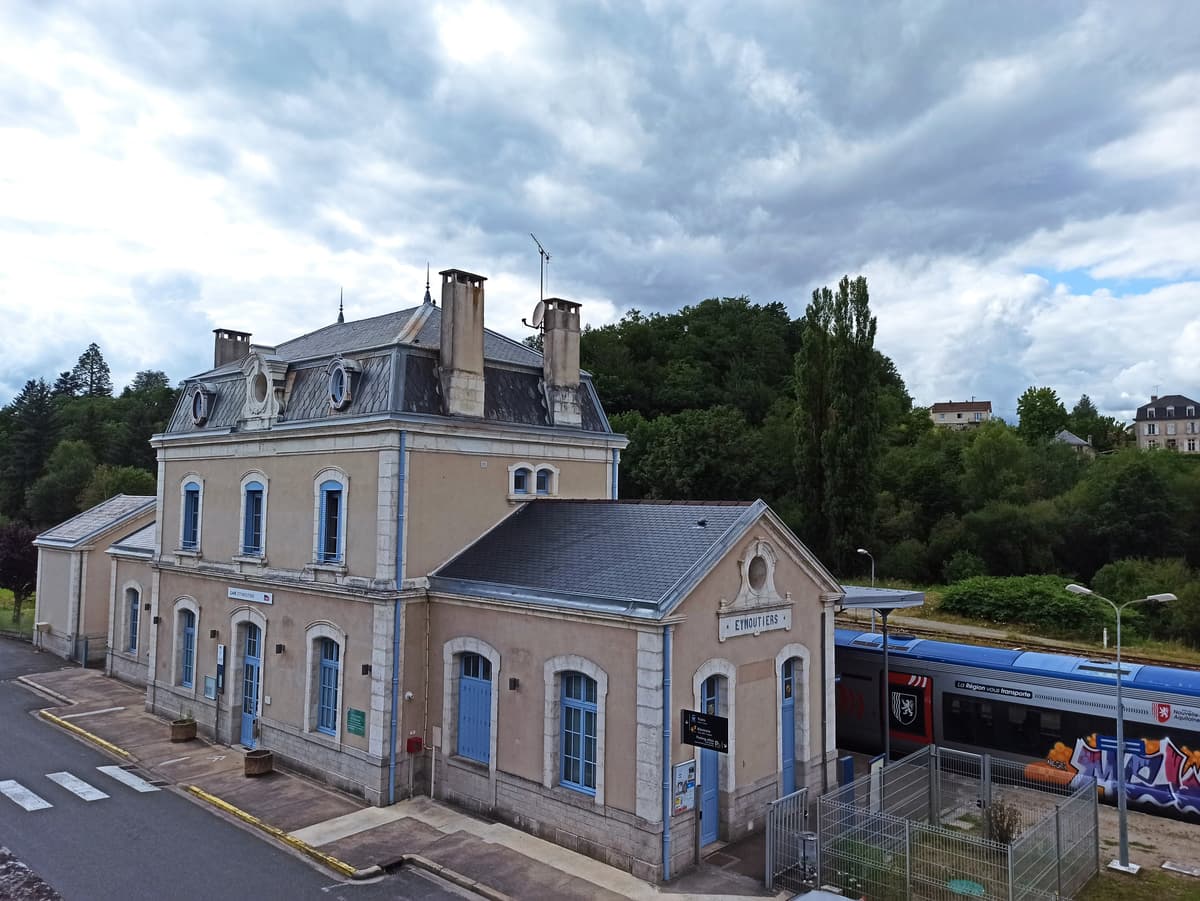Illustration de l'événement : Exposition : Un train peut en cacher un autre
