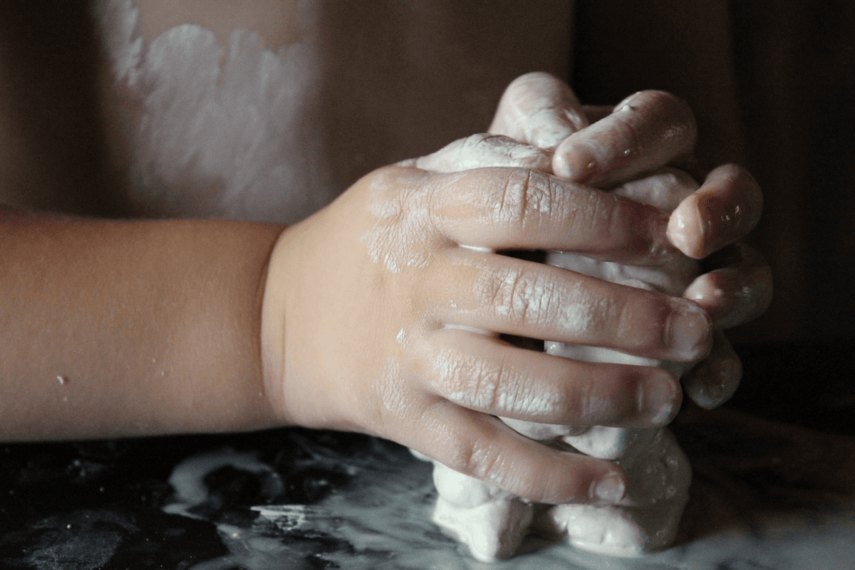 Illustration de l'événement : Histoire à modeler - Atelier en famille
