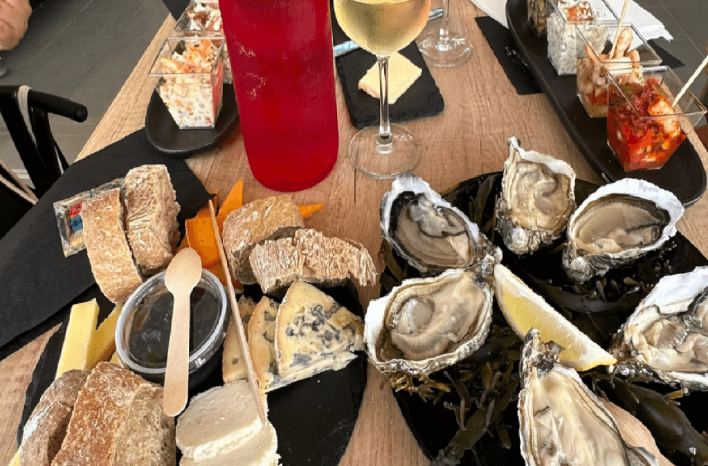 Illustration de l'événement : Brunch à la Halle et Marché artisanal