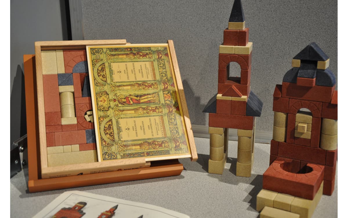 Illustration de l'événement : Visite de l’exposition L’art de l’apprentissage par les jeux de construction