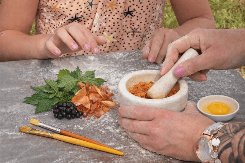 Illustration de l'événement : PIGMENTS NATURELS ET PEINTURE A TEMPERA