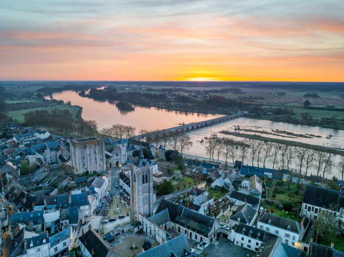 Illustration de l'événement : Visite nocturne : Beaugency secrète