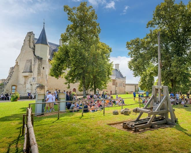 Illustration de l'événement : Sur le camp des bâtisseurs : visite guidée (famille)